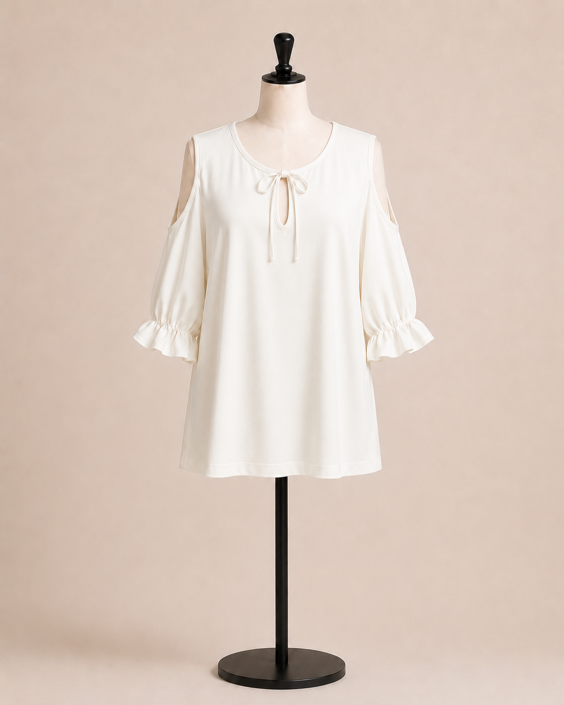 Blusa nera con spalle scoperte e laccetto frontale