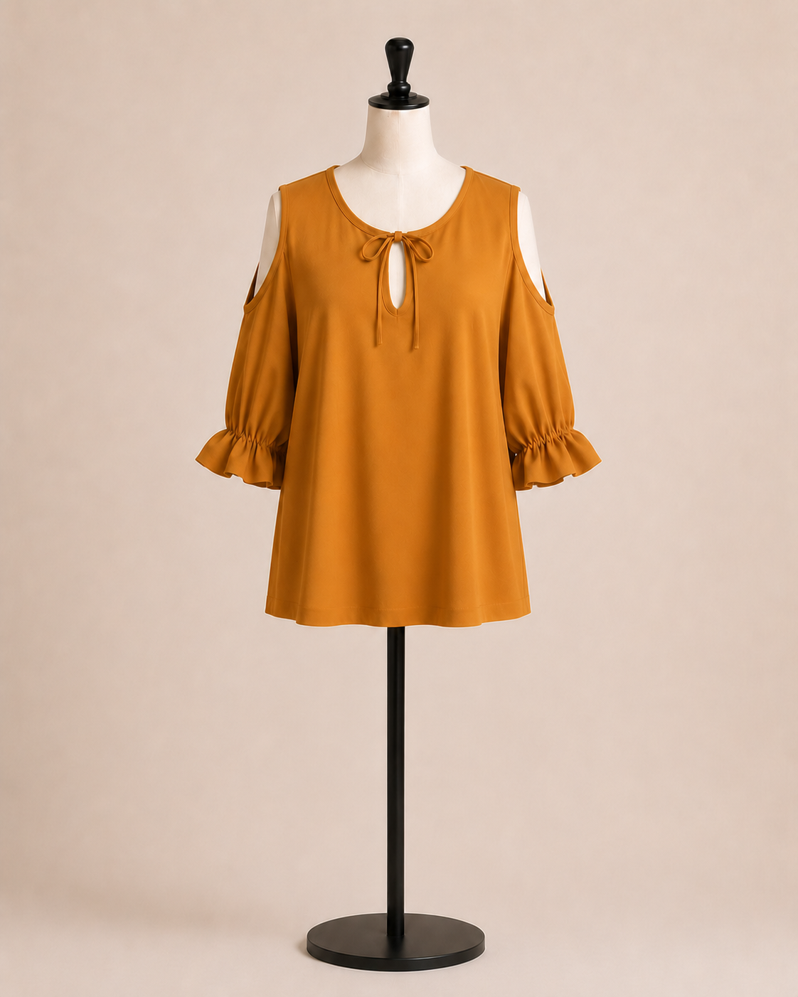 Blusa nera con spalle scoperte e laccetto frontale