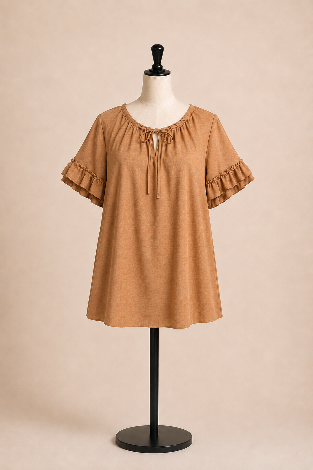 Maglia elegante maniche corte con volant e laccetto frontale